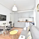 Charming 1Br 4P Apartment - Louvre Museum
