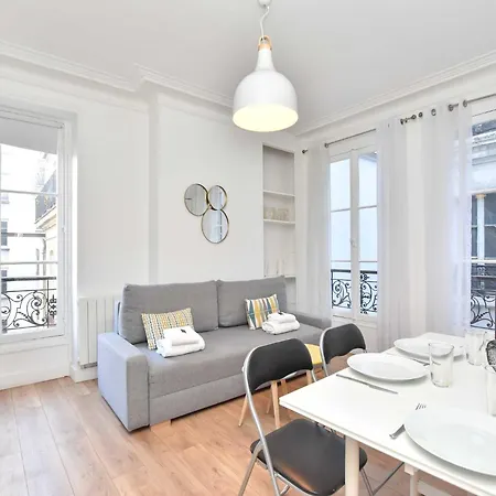 Charming 1br 4p - Louvre Museum Apartment *